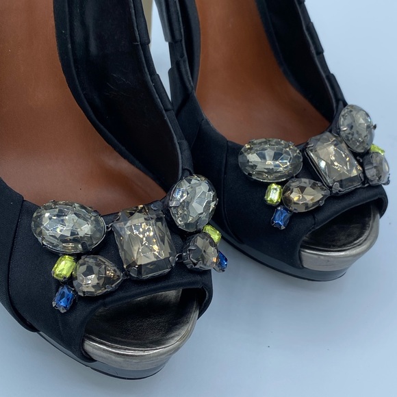 BCBG "LAURYN" BLACK SATIN PLEATED PEEP TOE PU - Picture 6 of 16